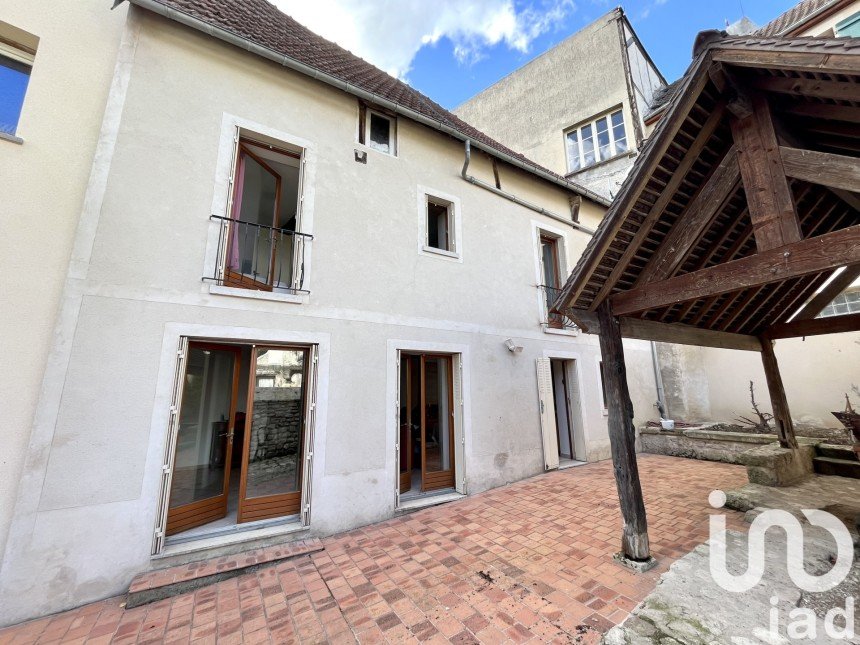 Town house 4 rooms of 90 m² in La Roche-Guyon (95780)