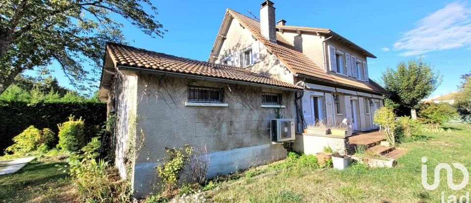 Maison traditionnelle 5 pièces de 156 m² à La Villedieu-du-Clain (86340)