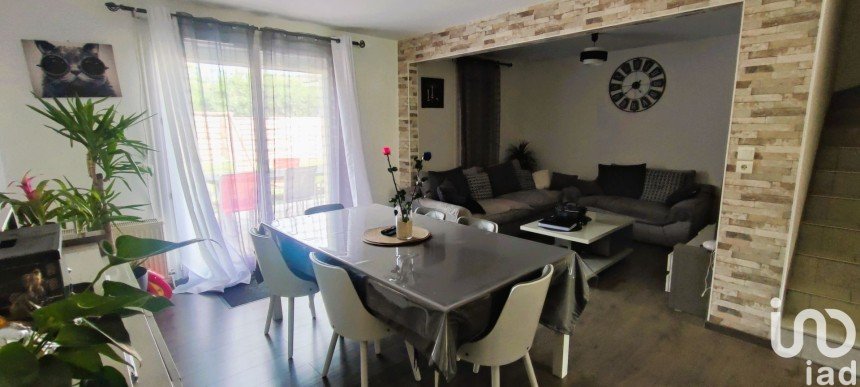 Maison 5 pièces de 103 m² à Pont-Sainte-Marie (10150)