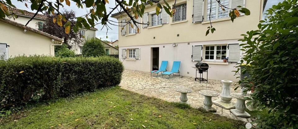 Maison 5 pièces de 114 m² à Parthenay (79200)