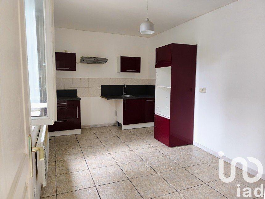 Maison 3 pièces de 55 m² à Mazamet (81200)