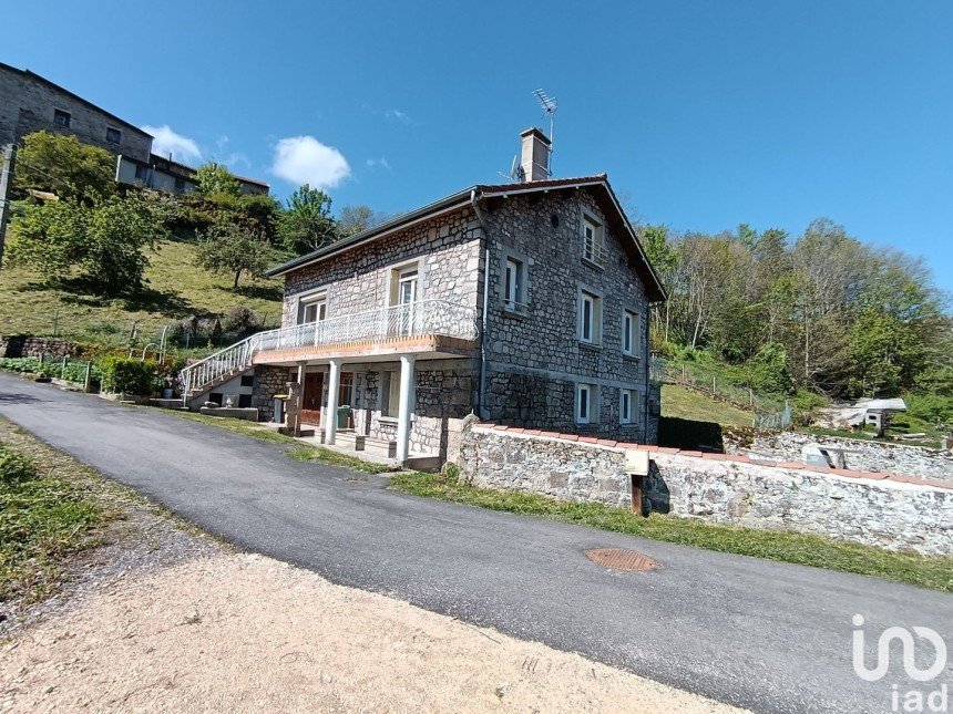 House 5 rooms of 109 m² in Saint-Bonnet-le-Château (42380)