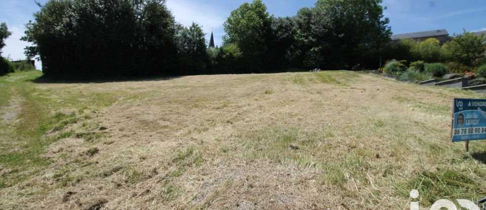 Land of 936 m² in Curan (12410)