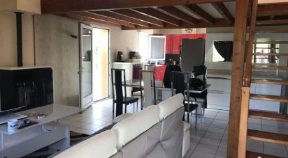 Maison 5 pièces de 82 m² à Dignac (16410)