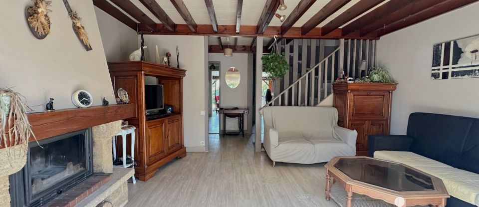 Traditional house 5 rooms of 77 m² in Canéjan (33610)