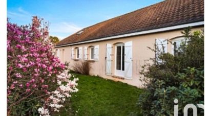 Maison 9 pièces de 210 m² à Crosville-la-Vieille (27110)