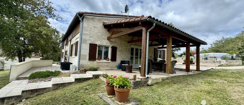 Maison 6 pièces de 190 m² à Sénaillac-Lauzès (46360)