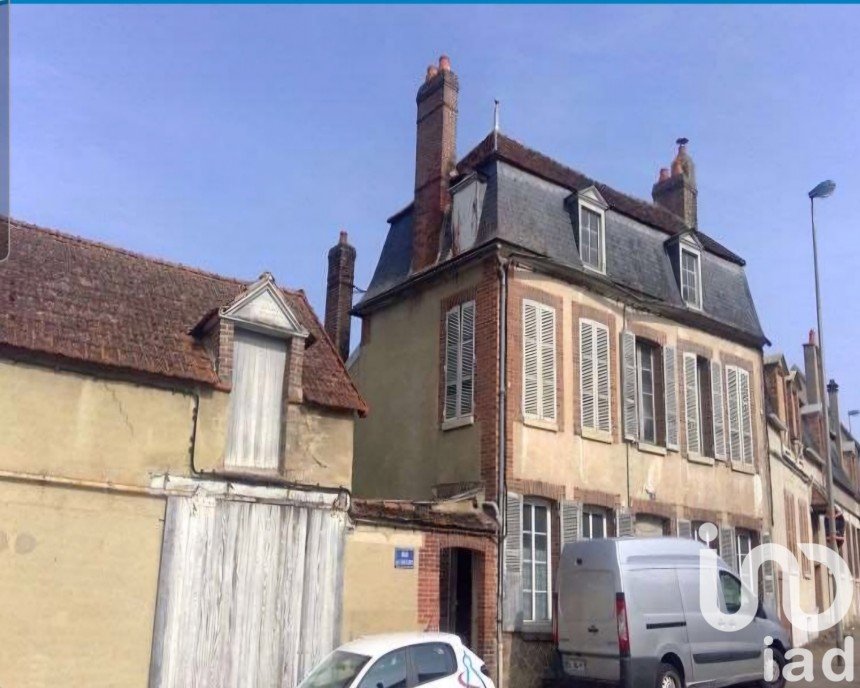 Town house 6 rooms of 107 m² in Saint-Florentin (89600)