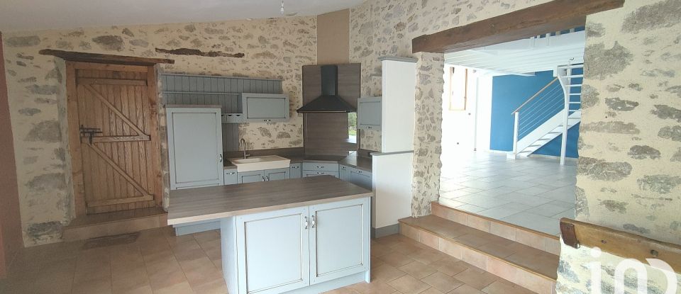 House 6 rooms of 158 m² in Le Poiré-sur-Vie (85170)