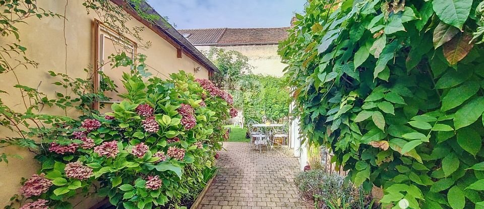 Village house 5 rooms of 93 m² in Mézières-sur-Seine (78970)