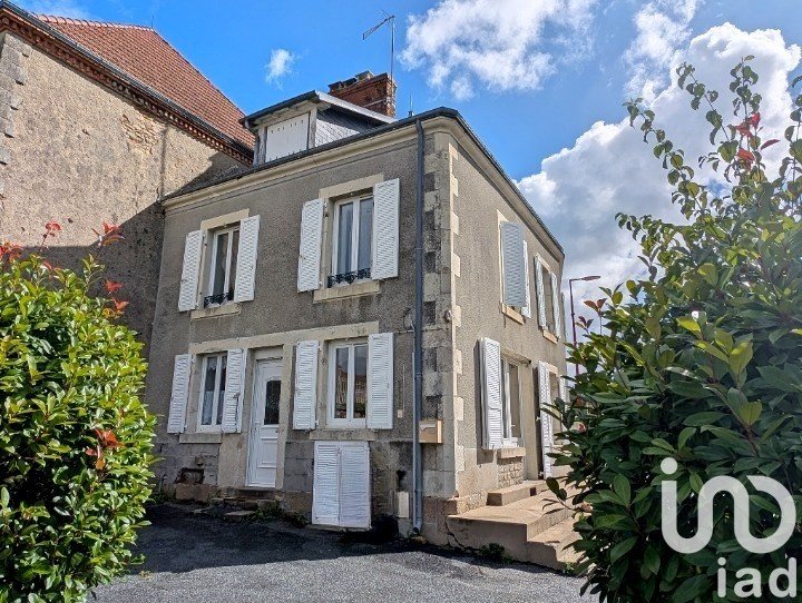 Village house 6 rooms of 119 m² in Saint-Sébastien (23160)