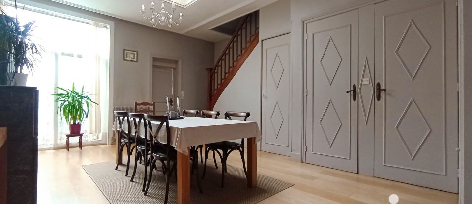 Maison traditionnelle 6 pièces de 166 m² à Roubaix (59100)