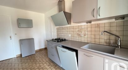 Maison 4 pièces de 111 m² à Serbannes (03700)