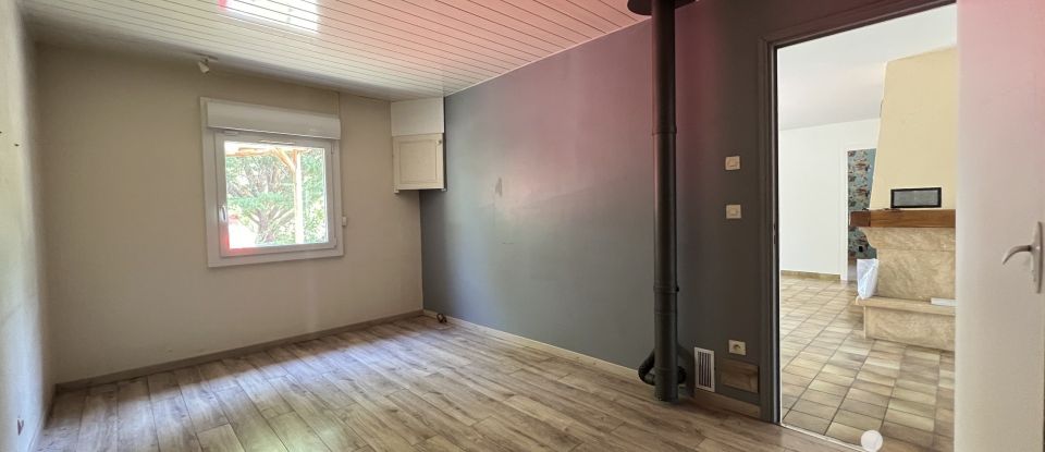 Maison 4 pièces de 111 m² à Serbannes (03700)