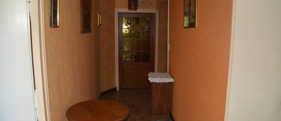 House 5 rooms of 110 m² in Isches (88320)