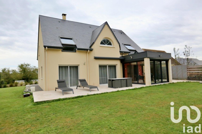 Traditional house 7 rooms of 153 m² in Monceaux-en-Bessin (14400)