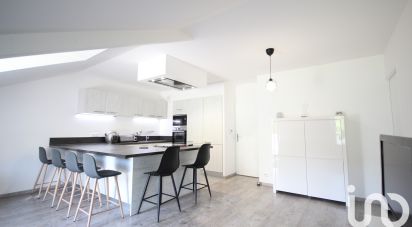 Apartment 3 rooms of 80 m² in Les Clayes-sous-Bois (78340)