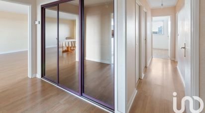 Apartment 4 rooms of 93 m² in Nantes (44200)