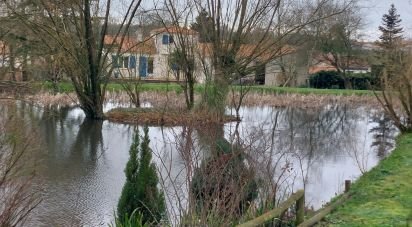 Maison traditionnelle 6 pièces de 193 m² à Essarts en Bocage (85140)