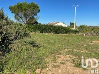 Land of 700 m² in Saint-Maxire (79410)