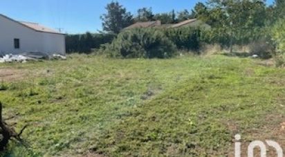 Land of 700 m² in Saint-Maxire (79410)