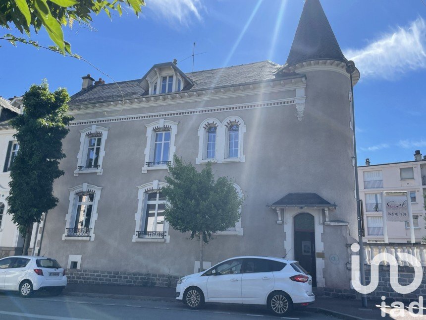 Building in Limoges (87100) of 300 m²