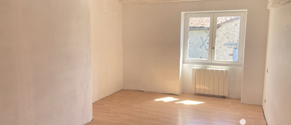 Maison de campagne 4 pièces de 90 m² à Rochechouart (87600)