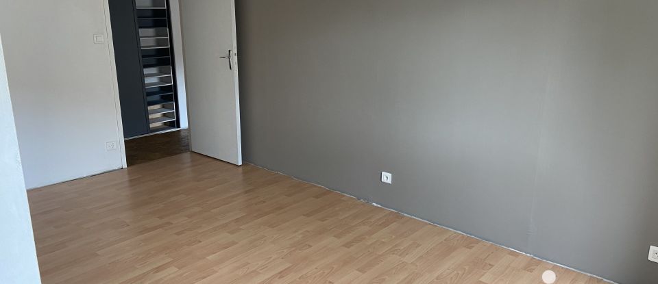 Maison de campagne 4 pièces de 90 m² à Rochechouart (87600)