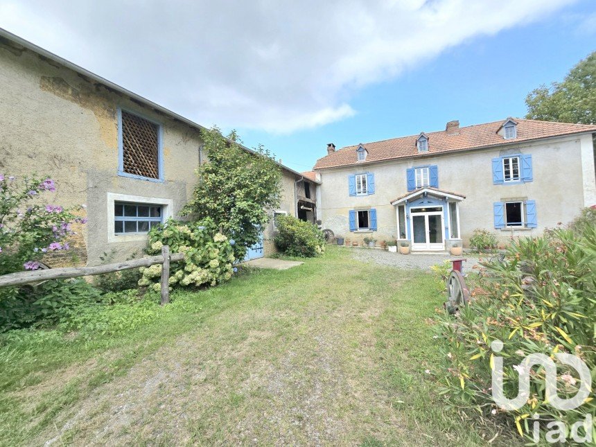 House 4 rooms of 160 m² in Orieux (65190)