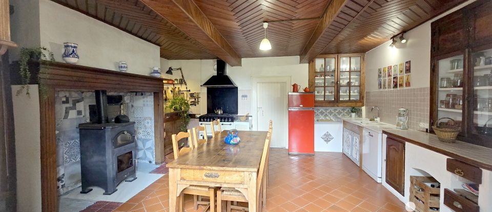 House 4 rooms of 160 m² in Orieux (65190)