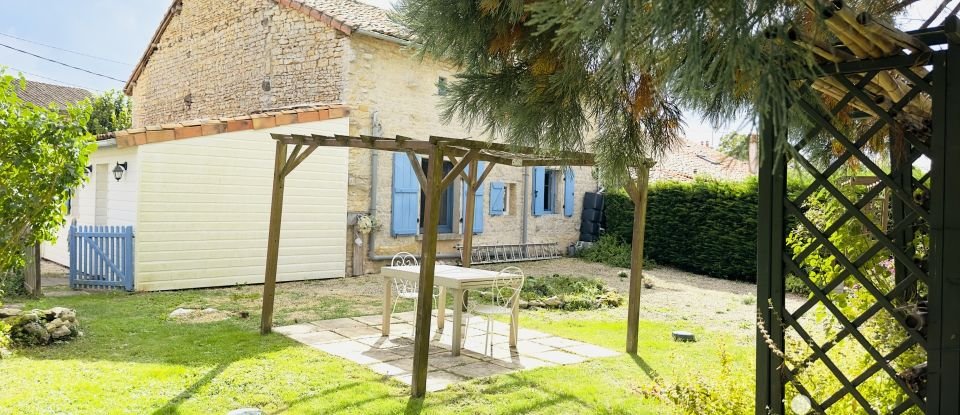 Maison 4 pièces de 183 m² à Saint-Saviol (86400)