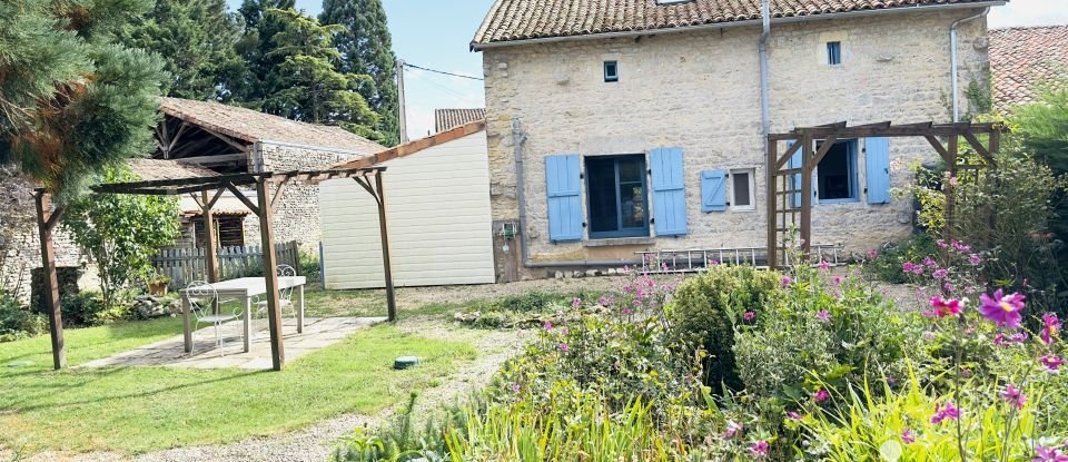 Maison 4 pièces de 183 m² à Saint-Saviol (86400)