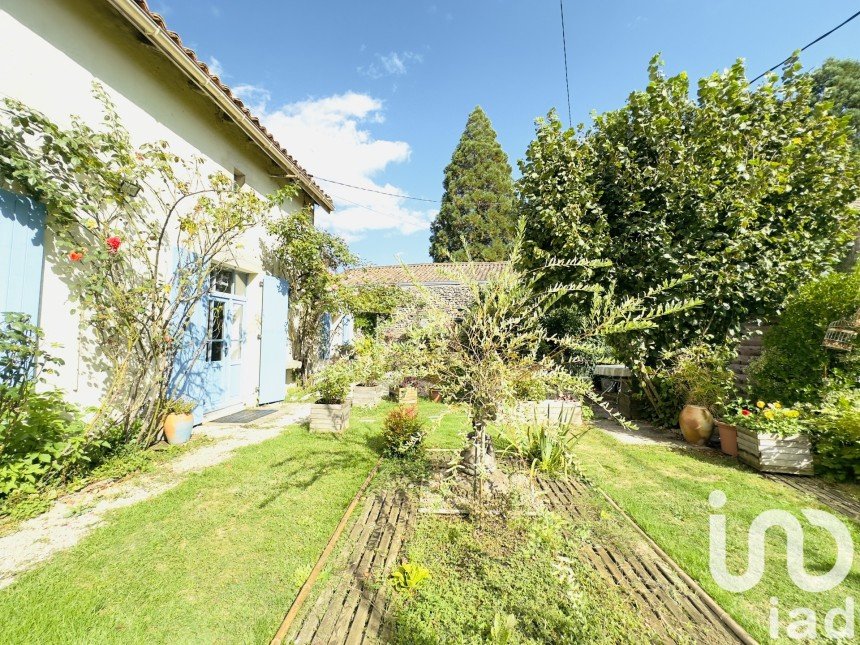 Maison 4 pièces de 183 m² à Saint-Saviol (86400)