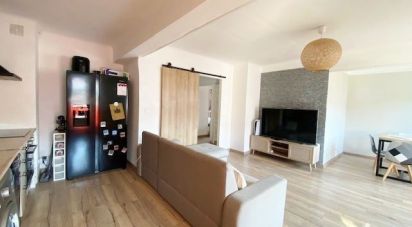 Apartment 3 rooms of 69 m² in Saint-Raphaël (83700)