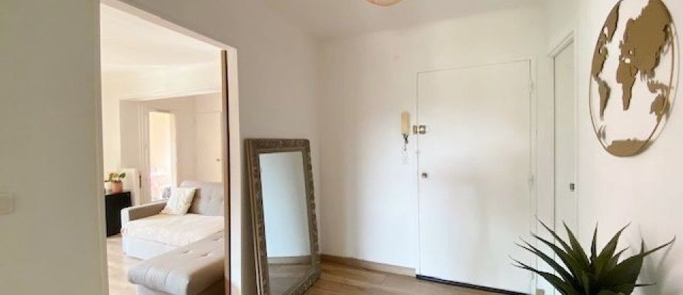 Apartment 3 rooms of 69 m² in Saint-Raphaël (83700)