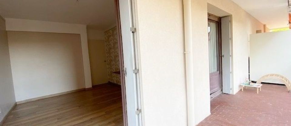 Apartment 3 rooms of 69 m² in Saint-Raphaël (83700)