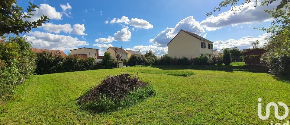 Land of 495 m² in La Genevraye (77690)