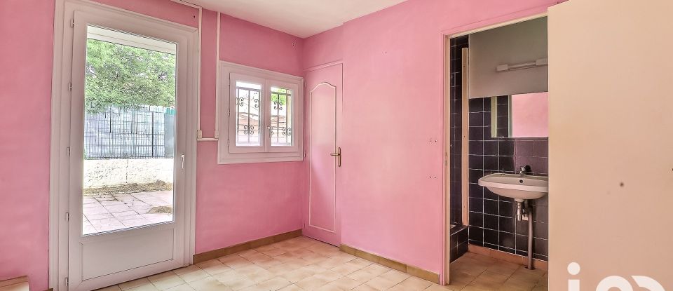 Maison 4 pièces de 112 m² à Nîmes (30900)