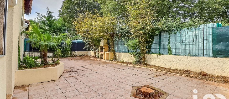 Maison 4 pièces de 112 m² à Nîmes (30900)