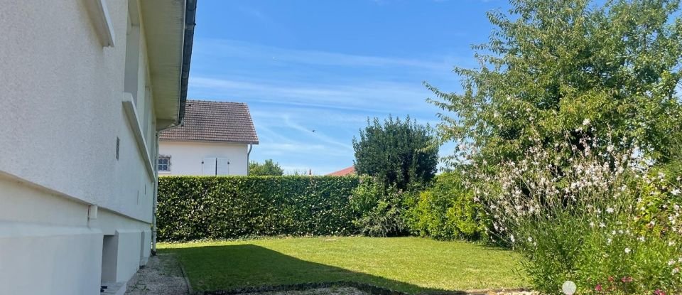 House 5 rooms of 145 m² in Saint-Rémy (71100)