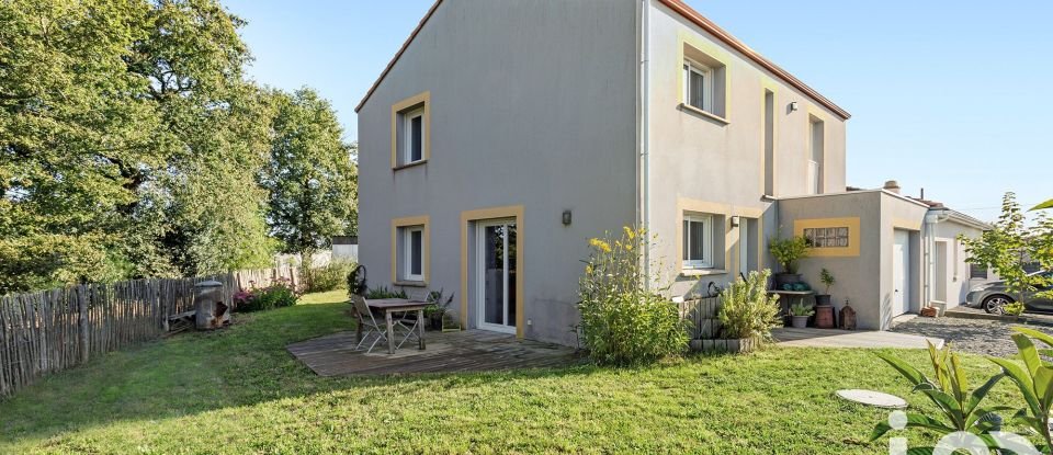 House 5 rooms of 119 m² in Pont-Saint-Martin (44860)