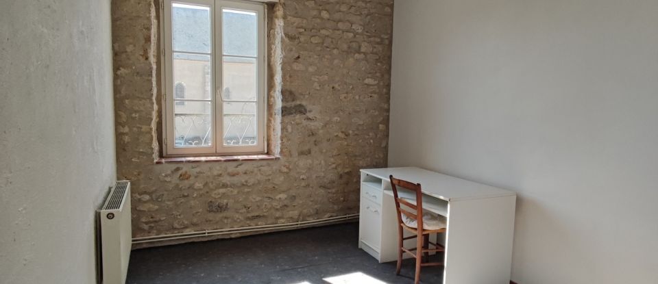 Maison traditionnelle 9 pièces de 216 m² à Tillay-le-Péneux (28140)