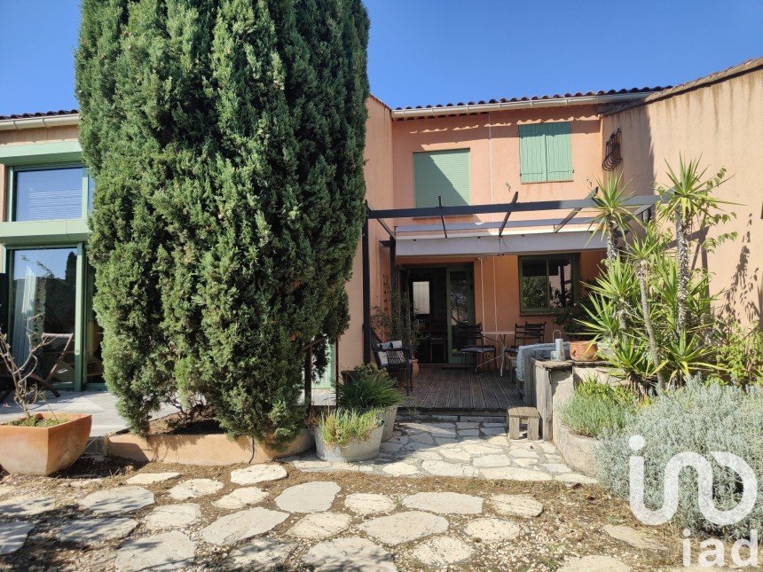 Maison 7 pièces de 158 m² à Pierrefeu-du-Var (83390)