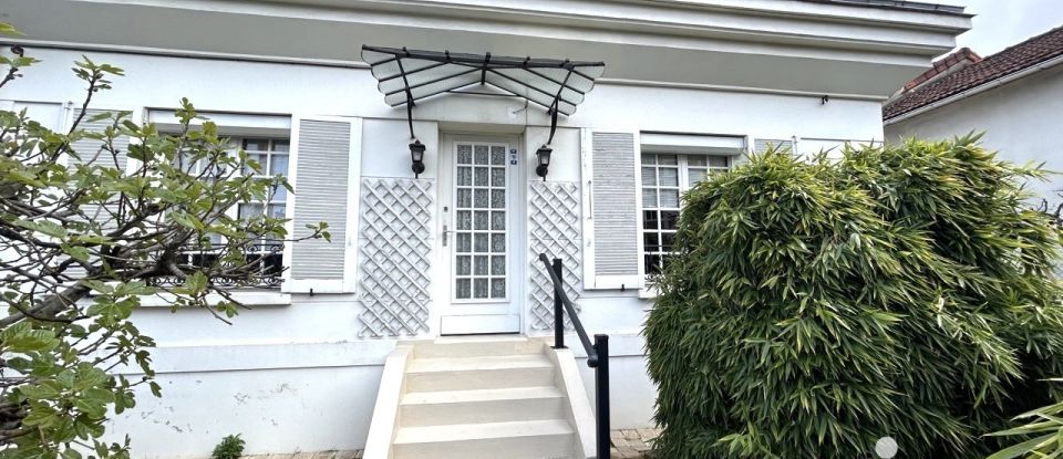 Traditional house 6 rooms of 120 m² in Livry-Gargan (93190)