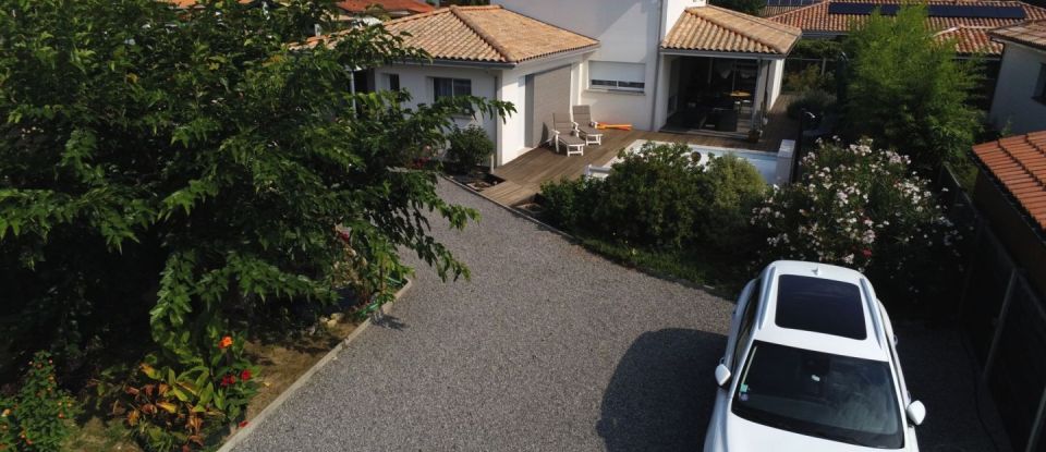 House 6 rooms of 151 m² in Gujan-Mestras (33470)