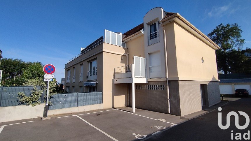 Apartment 3 rooms of 63 m² in Mennecy (91540)