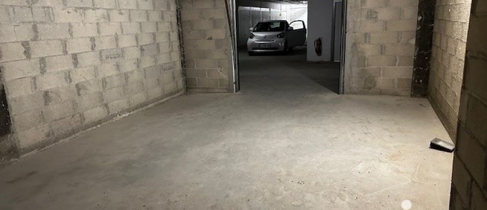 Parking/garage/box de 30 m² à Choisy-le-Roi (94600)