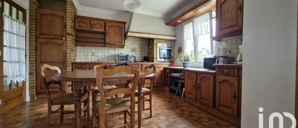 Traditional house 6 rooms of 138 m² in Erquy (22430)