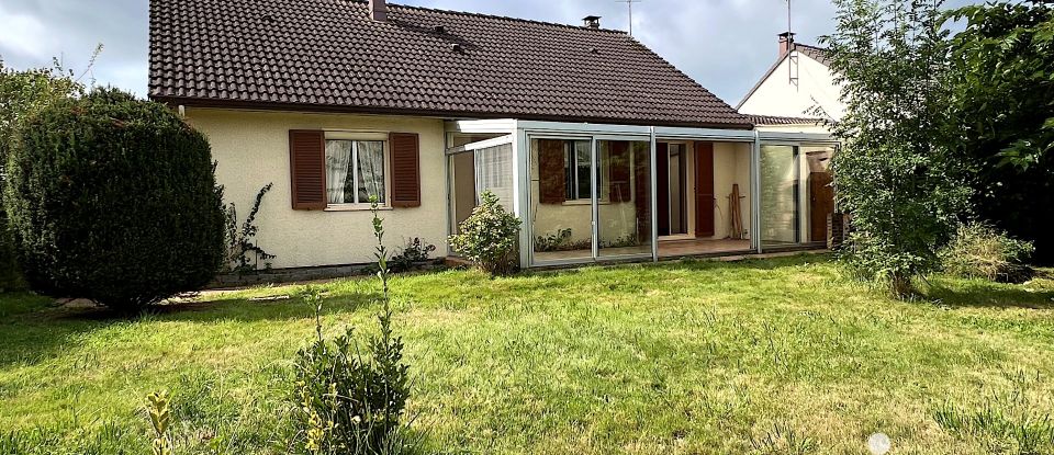 House 5 rooms of 95 m² in Le Perray-en-Yvelines (78610)