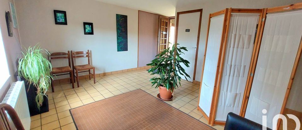 House 5 rooms of 173 m² in L'Étang-Bertrand (50260)